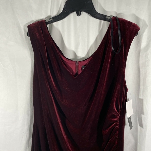 NWT $219 Betsy‎ & Adam Ruched Velvet High Slit Gown in Burgundy [SZ 16W ] - Picture 6 of 16
